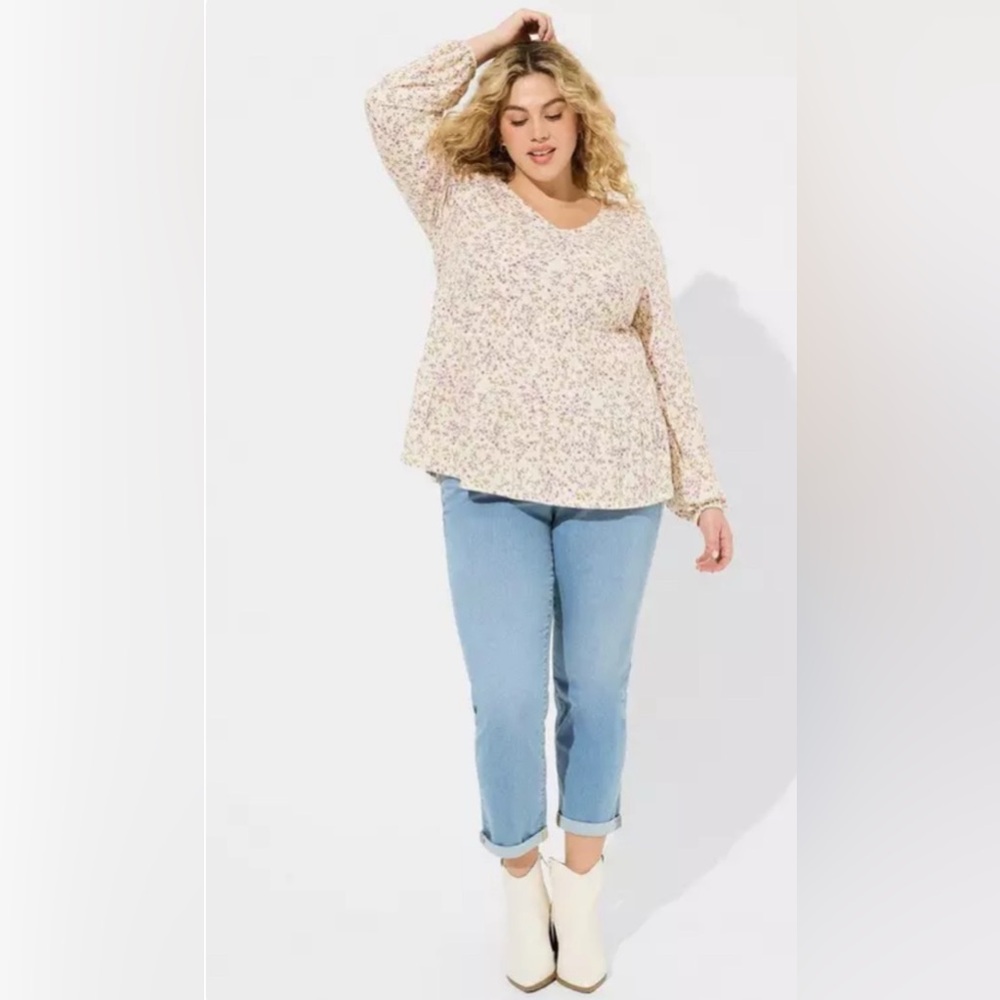 TORRID CREAM AND FLORAL TEXTURED LONG BLOUSON SLEEVE TIERED BLOUSE SIZE 2X